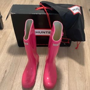 Hunter rain boots fuschia